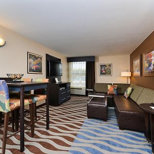 One-Bedroom King Suite
